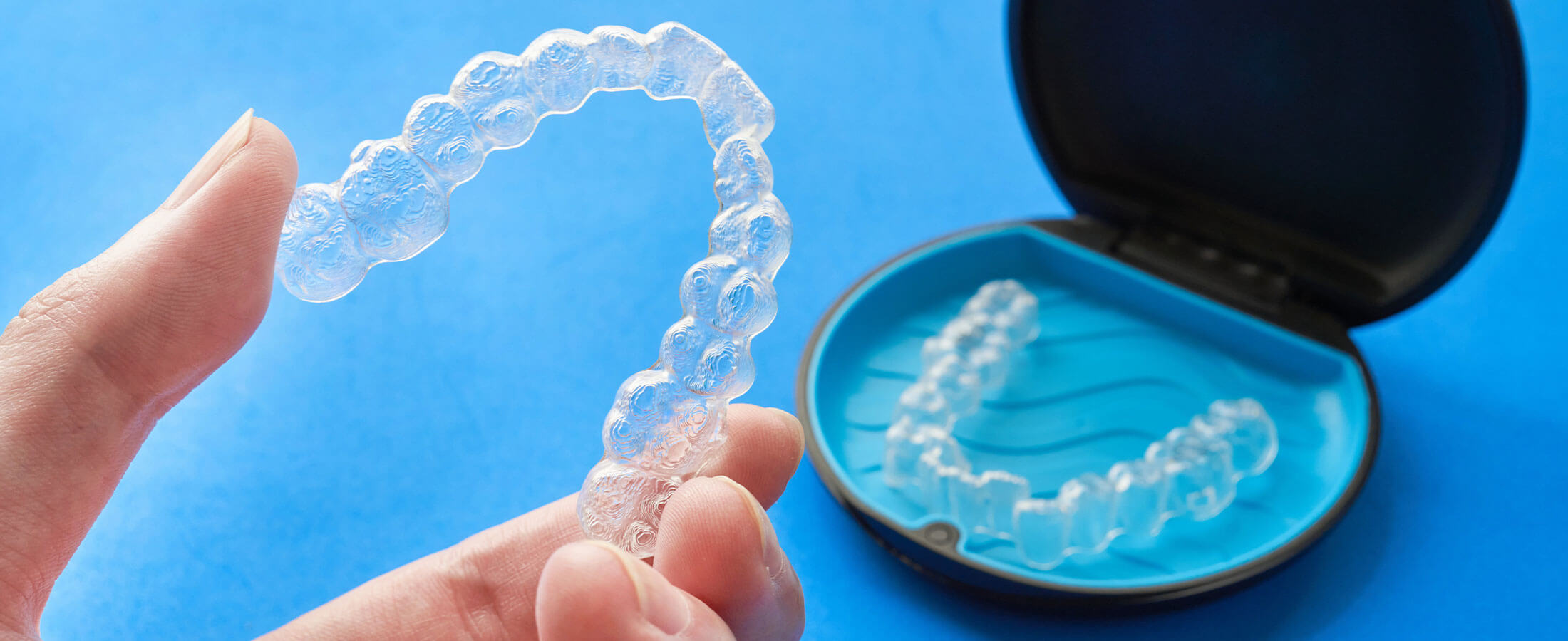 マウスピース矯正 INVISALIGN